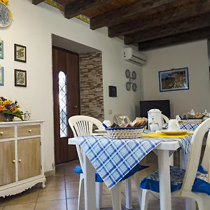 La Vecchia Montagna Couette-café