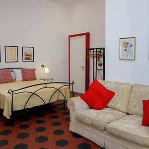 https://euplea-napoli.hotels-amalfi.com