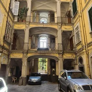 https://your-home-in-naples.hotels-amalfi.com